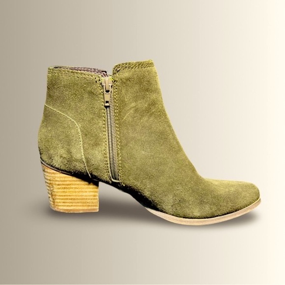 Aldo Green Suede Booties, Stacked Wood Heel, Size Zip, Size 8.5 - Picture 3 of 8